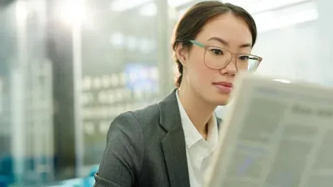 Reading financial news